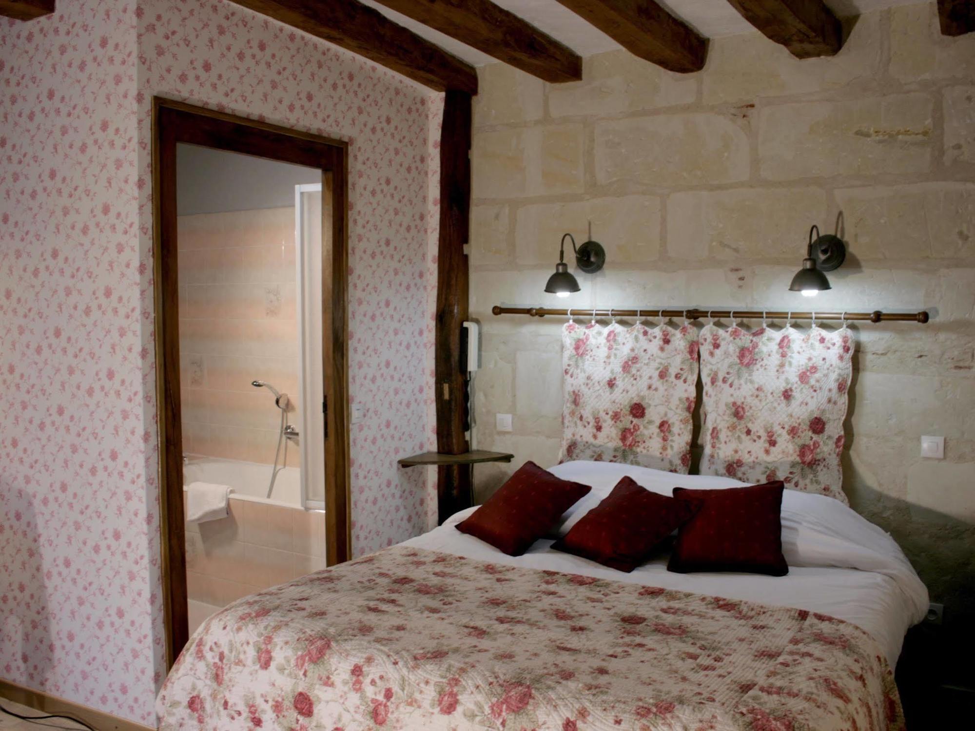 Logis Auberge Le Colombien - Hotel Et Restaurant Villandry Exterior foto